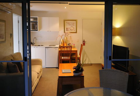 The Victoria Port Fairy - New Castle Holiday 6