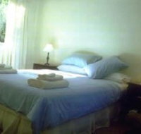 Murnong Self Contained Cottages - New Castle Holiday