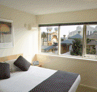 Easystay Studio Apartments - New Castle Holiday