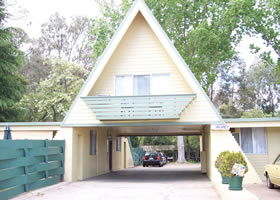 Millers Cottage Motel - New Castle Holiday 1