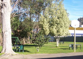 Millers Cottage Motel - New Castle Holiday 2