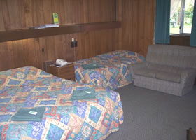 Millers Cottage Motel - New Castle Holiday 3