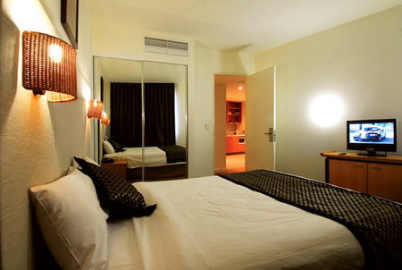 Golden Pebble Hotel - New Castle Holiday 0