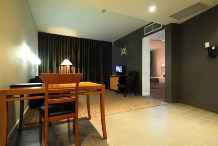 Golden Pebble Hotel - New Castle Holiday 1