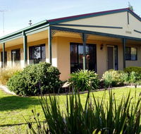 Bells By The Beach Holiday House - New Castle Holiday