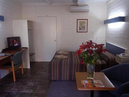 Central Highlands Motor Inn - New Castle Holiday 1