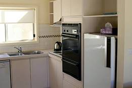 Courtside Cottage Bed And Breakfast - New Castle Holiday 3