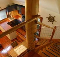 Aireys Overboard Seaside Cottage - New Castle Holiday