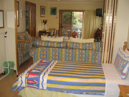 Angelas Guesthouse - New Castle Holiday 1
