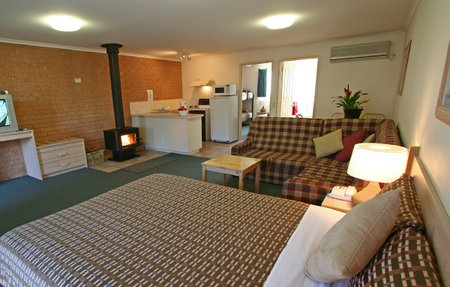 Beachcomber Motel And Apartments - New Castle Holiday 1