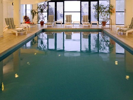 Grand Mercure Chalet Mt Buller - New Castle Holiday 4