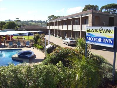 Black Swan Motor Inn - New Castle Holiday 1