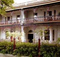 Delphine Apartments - New Castle Holiday