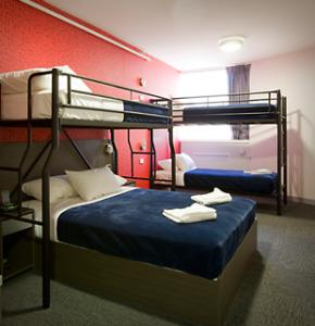 Space Hotel - New Castle Holiday 3