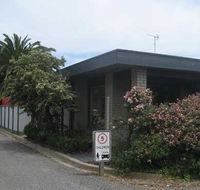 Boat Ramp Motel - New Castle Holiday