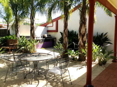 Bendigo Lakeview Motor Inn - New Castle Holiday 3