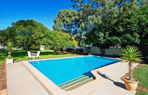 Wattle Motel - New Castle Holiday 0