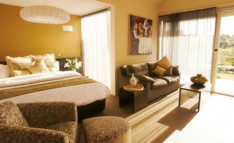 Lake House - New Castle Holiday 3