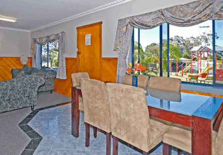 Homelea Accommodation Apartments - New Castle Holiday 4