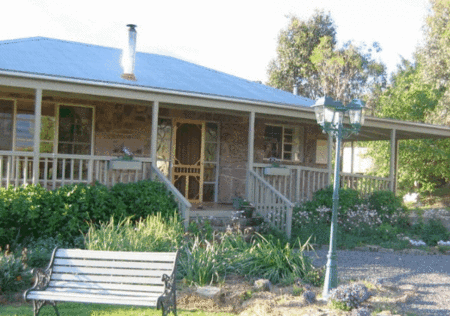 Buttercup Cottage & Apartment - New Castle Holiday 0