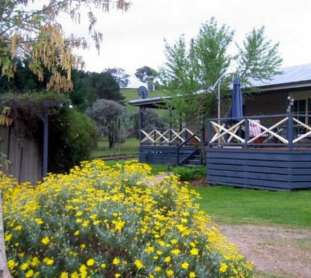 Buttercup Cottage & Apartment - New Castle Holiday 2