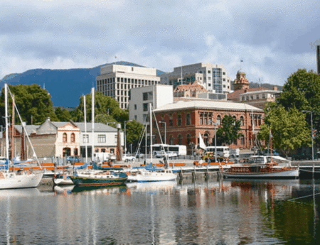 Mantra One Sandy Bay Road - New Castle Holiday 1