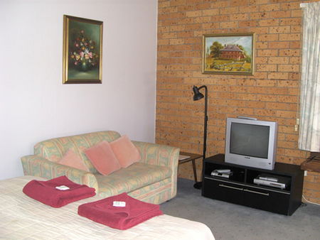 Airlie Court Holiday Apartments - New Castle Holiday 1