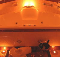 Anglesea Overboard Seaside Cottage - New Castle Holiday