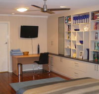 Arawang Bed  Breakfast - New Castle Holiday