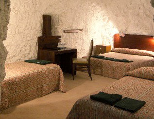 White Cliffs Motel - New Castle Holiday 1