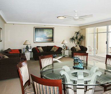 Burleigh Surf Beachfront Apartments - New Castle Holiday 0