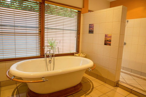 Bali Hai Resort - New Castle Holiday 5