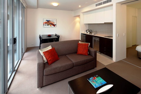 Cairns Luxury Apartments, Harbourlights Complex - New Castle Holiday 2