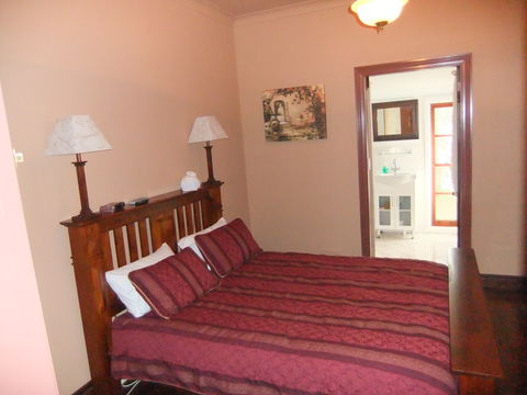 Rose Parterre B & B - New Castle Holiday 6