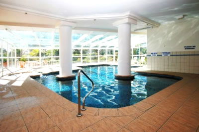 Burleigh Surf Beachfront Apartments - New Castle Holiday 8