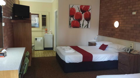 AA Hilldrop Motor Inn - New Castle Holiday 3