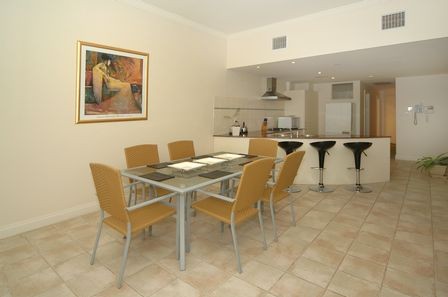 Michelle's Garden Apartments - New Castle Holiday 1