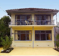 Central Melbourne Accommodation - New Castle Holiday