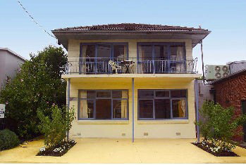 Central Melbourne Accommodation - New Castle Holiday 0