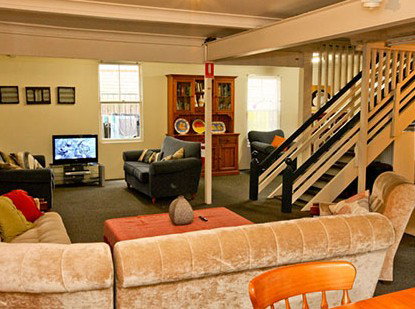 Bowen Terrace Accommodation  - New Castle Holiday 1