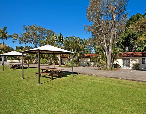 Dolphins Motel - New Castle Holiday 1