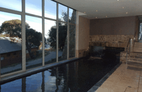 Breathtaker on High Spa Retreat - New Castle Holiday