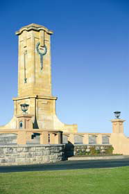 Fremantle War Memorial - New Castle Holiday 0