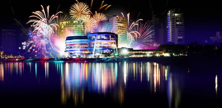 Twin Towns - New Castle Holiday 0