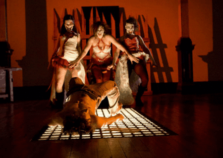 Zen Zen Zo Physical Theatre - New Castle Holiday 1