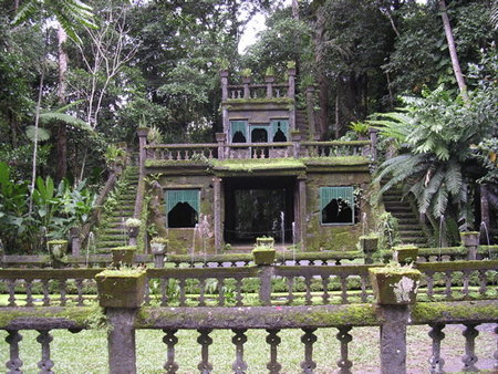 Paronella Park - New Castle Holiday 0