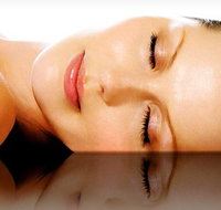 The Revival Lounge - New Castle Holiday