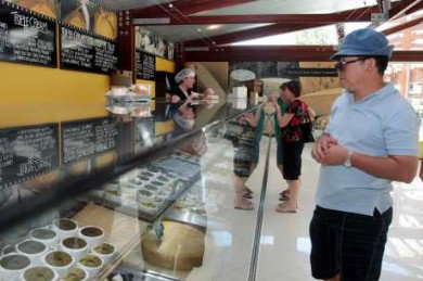 Witches Chase Cheese Co - New Castle Holiday 4