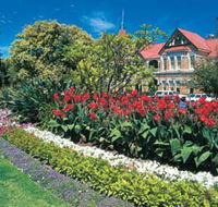 Stirling Gardens - New Castle Holiday