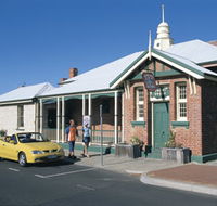 Old Court House Complex - New Castle Holiday